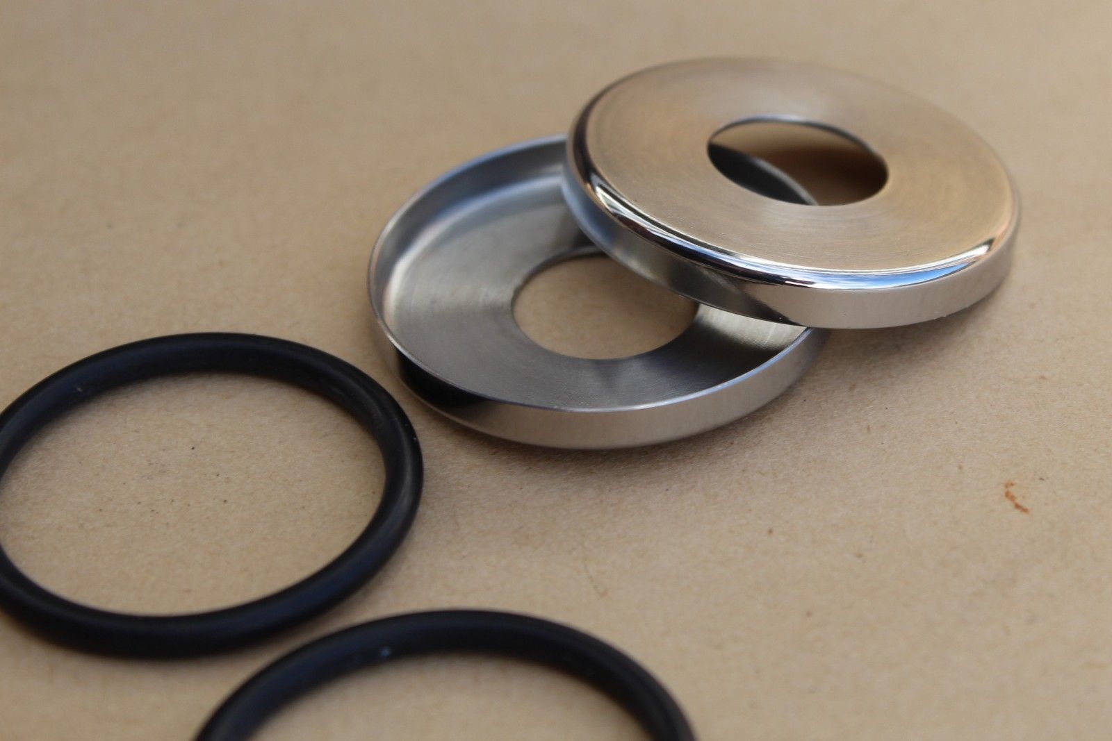 Suzuki 61262-15000 GT750 GT550 GT500 GT380 GT250 Swing Arm Dust Seal Covers Set