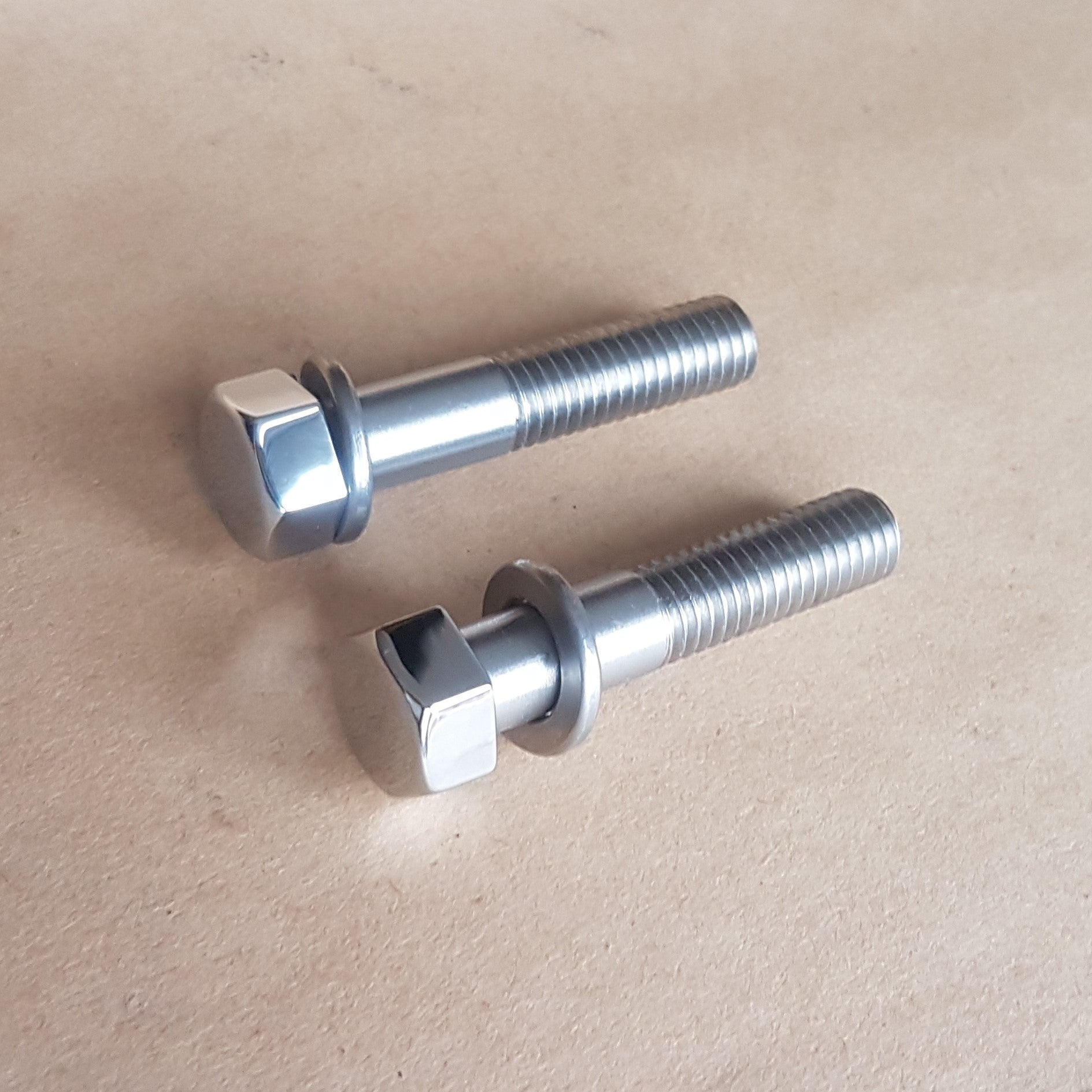 Suzuki 01500-0840A Suzuki GT750 Chain Adjuster Support Bracket Bolt Set