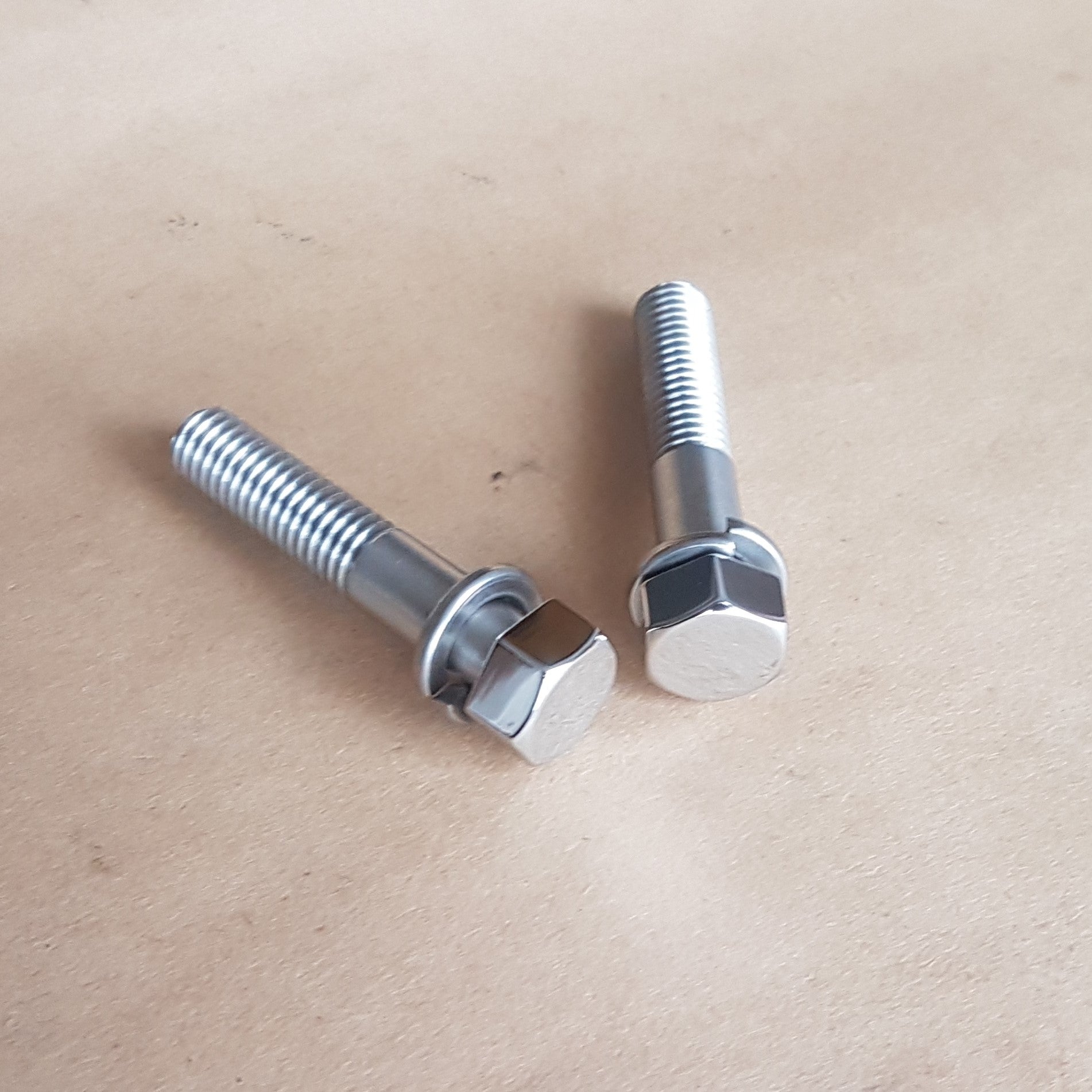 Suzuki 01500-0840A Suzuki GT750 Chain Adjuster Support Bracket Bolt Set